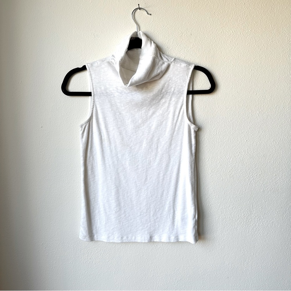 Fall tank turtle neck size XS white